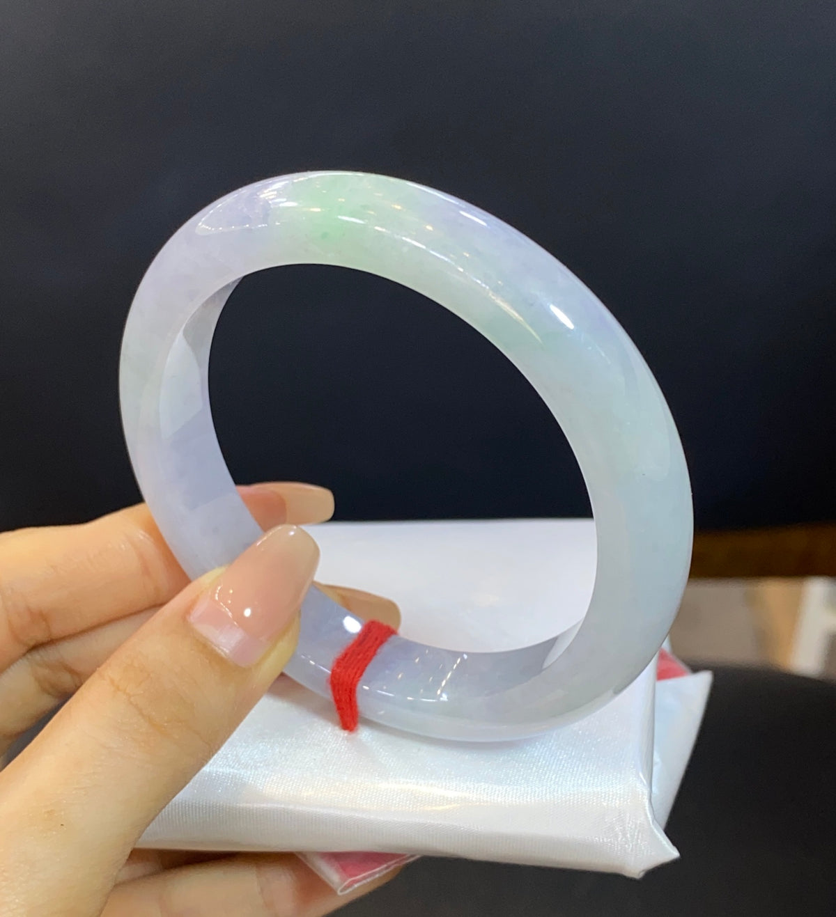 细糯春彩翡翠平安镯56-57 | 编号：23080620-29028 具体尺寸：57.3-11.6-8.8（wg0067430）