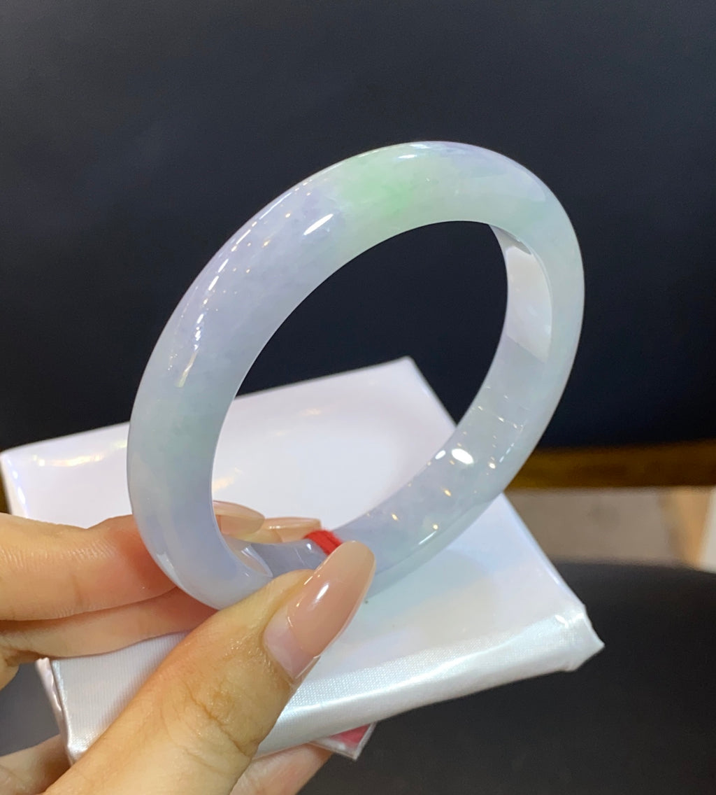 细糯春彩翡翠平安镯56-57 | 编号：23080620-29028 具体尺寸：57.3-11.6-8.8（wg0067430）