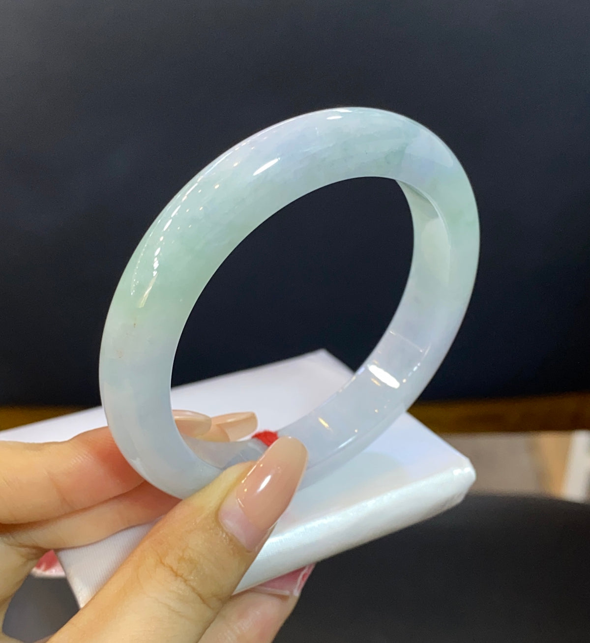 细糯春彩翡翠平安镯57-58 | 编号：23080620-29013 具体尺寸：58.4-11.7-9.3（wg0067427）