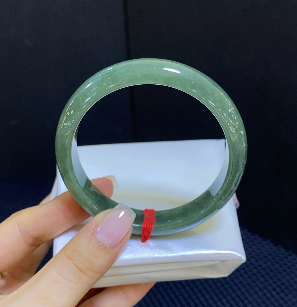 细糯油青翡翠平安镯 编号：224030307-6006 具体尺寸：56.7-12-7（wg0075633）