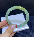 53-54｜ 编号：24120813-8008 具体尺寸：51.9-7.4-7.4 清新果绿底带黄翡 小众不撞款（微瑕）（wg0081262）