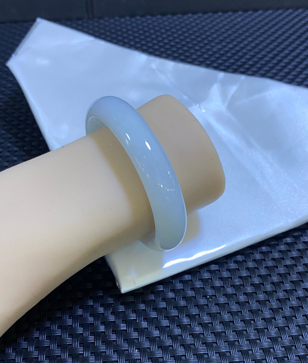 51-52｜ 编号：23072612-18009 具体尺寸：53.2-12.1-7.6 简约百搭白月光 通勤耐看（wg0081259）