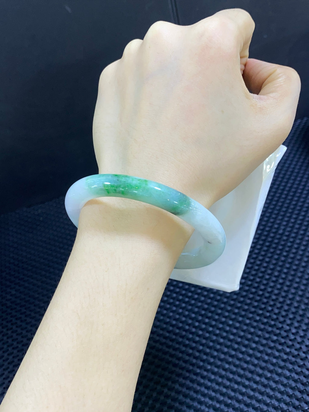 细糯飘花翡翠美人条 编号：26010707-301301 具体尺寸：55.8-9.3-9.8（wg0106664）
