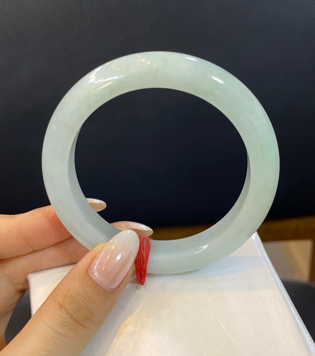 52-53 细糯晴底翡翠平安镯 编号：24091516-8006 具体尺寸：53-11-8.3（wg0107171）