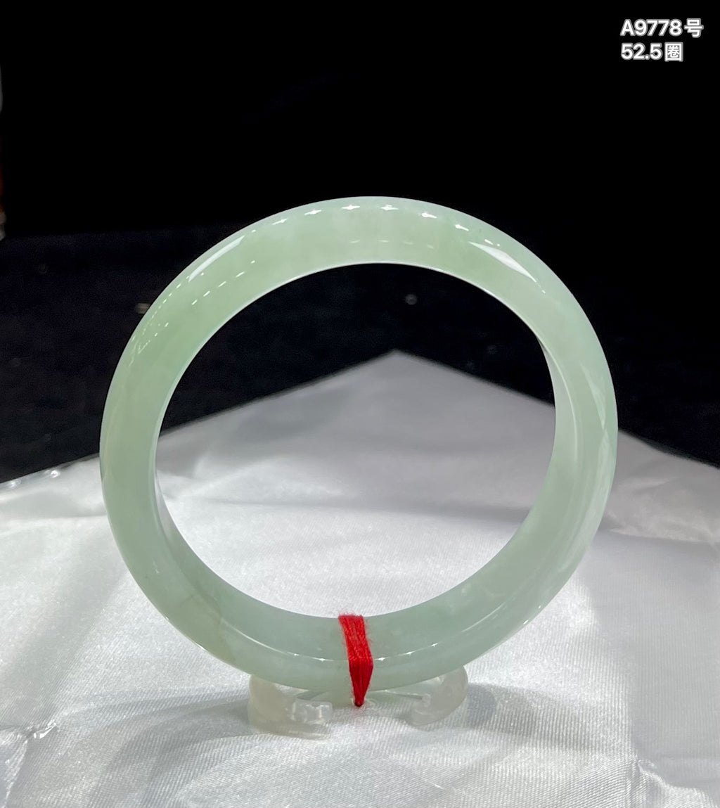 推荐镯 ️51、52｜ 糯冰晴底平安镯A9778号 编号：2404017-16010-C13-5 具体尺寸：52.5-12.1-7（wg0071556）