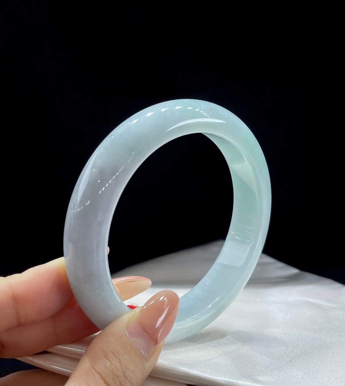 ️推荐美镯 ️56、57｜ 糯冰晴底平安镯A9935号 编号：26092013-5001-C19-9 具体尺寸：57-12.5-8.8（wg0079988）
