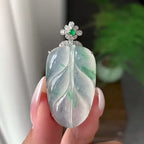 18k金钻镶糯冰种飘花叶子吊坠（yc194558）