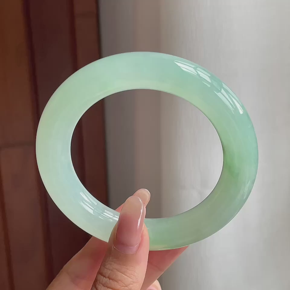 糯冰种晴底飘绿花翡翠圆条手镯（57mm）（yc198346）